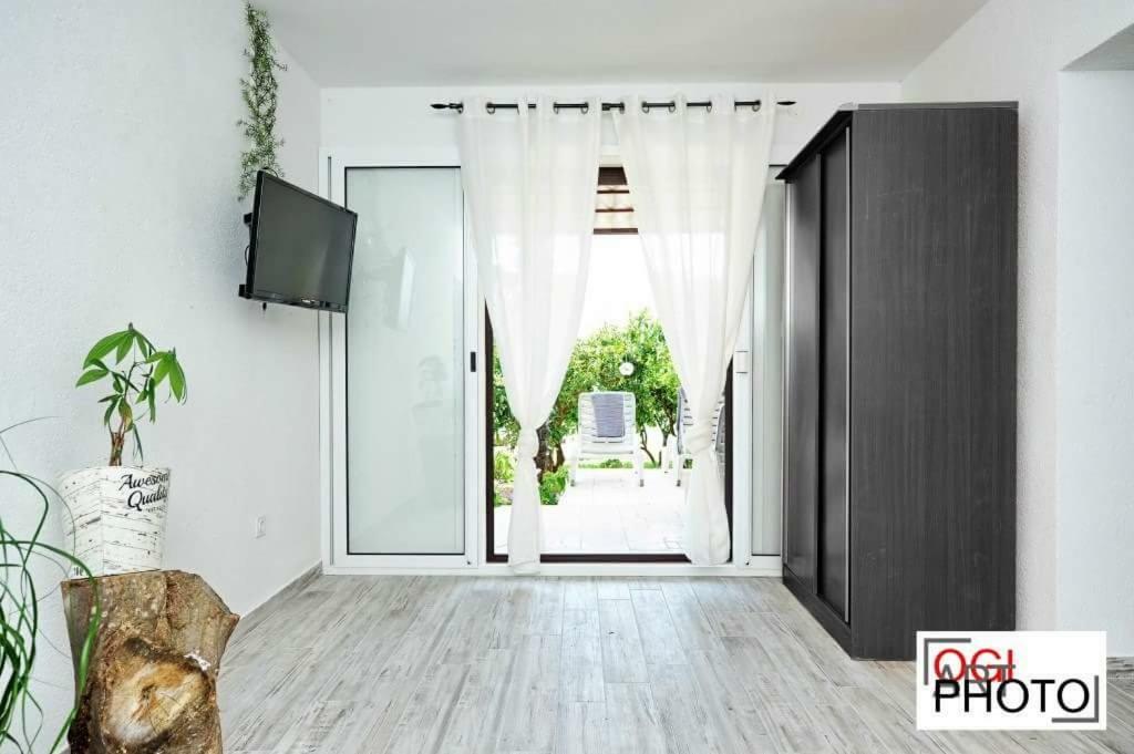 Apartments Marcela Stari Grad  Luaran gambar